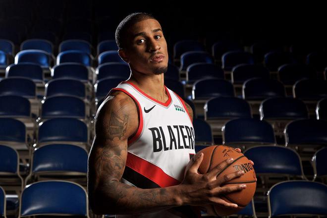 他需要适应 他需要适应