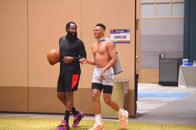 均为票选第 均为票选第