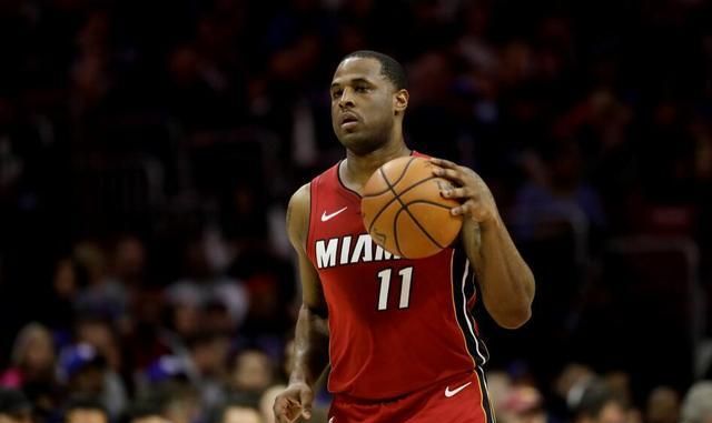 球推进直塞 球推进直塞